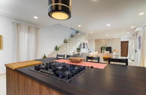 Kanfanar Villa | Experience Villa Linnelle: 4-Star Retreat in Rovinj