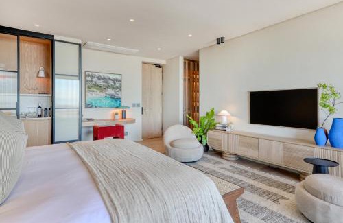 Constantia House | Indulge in Villa Lion View: Private Oceanfront Retreat