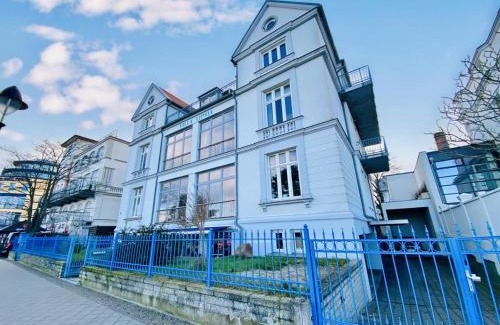 Warnemuende Apartment | Villa Lipsia/Seeblick: Oceanfront Family Getaway Awaits