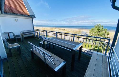 Warnemuende Apartment | Villa Lipsia/Seeblick: Oceanfront Family Getaway Awaits