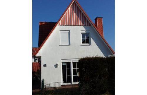 Dorumer Neufeld House | Villa Lisa: Ideal Getaway with Kitchen and Pet-Friendly Stays