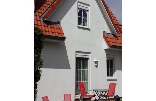 Dorumer Neufeld House | Villa Lisa: Ideal Getaway with Kitchen and Pet-Friendly Stays