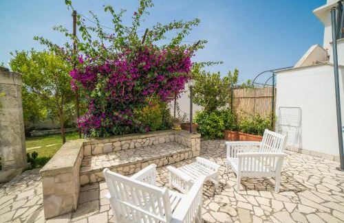 Melendugno Villa | Villa Lisa Garden with Pool - Family-Friendly Retreat
