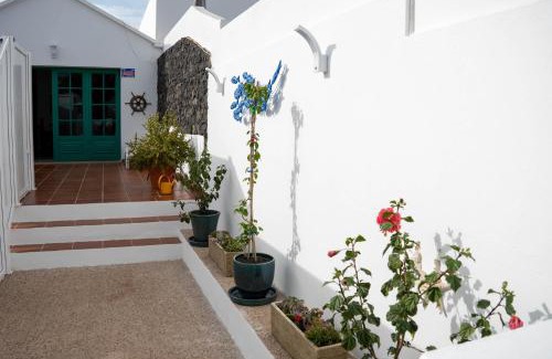Playa Blanca House | Villa Little Milli 68 A2: Oceanfront Retreat with Pool