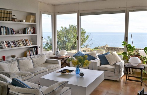 Llanca Villa | Spacious Villa Llançà with Oceanfront Views and Spa