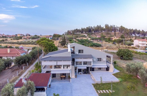 Nea Potidaia Apartment | Villa Llanaj Residence 4 by Luxlikehome
