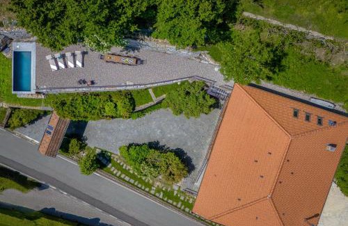 Carcioni Villa | Villa LM - Private Villa, Lake View, Salt Pool
