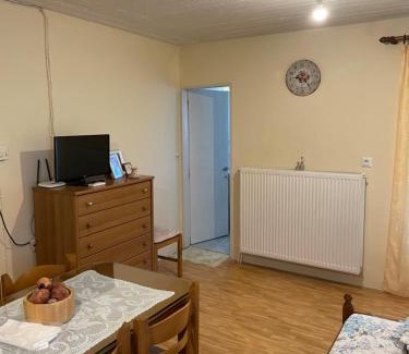 Mikrospilia Apartment | Family-Friendly Villa Lochia - Mikrospilia House Awaits You