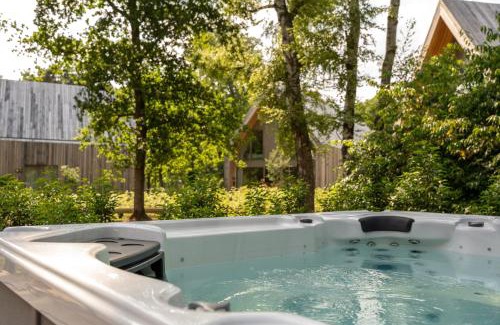 Zolder Villa | Villa Lodge met Jacuzzi - 8 personen - Woodz Lodges