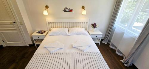 Juodkrante Apartment | Family-Friendly Villa Loebel: Queen Louisa Apartment Awaits