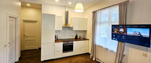 Juodkrante Apartment | Family-Friendly Villa Loebel: Queen Louisa Apartment Awaits