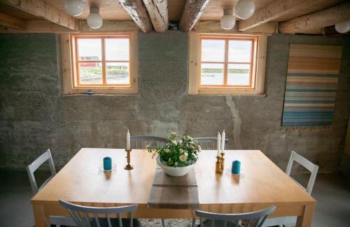 Bostad Villa | Oceanfront Bliss at The Saltery - Guest Rated 10/10