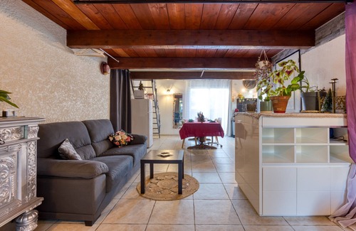 Lunel Villa | Villa "Loft Ambrussum": Relaxing Terrace, Hot Tub & Wi-Fi
