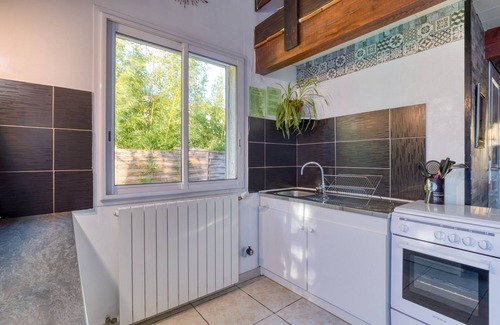 Lunel Villa | Villa "Loft Ambrussum": Relaxing Terrace, Hot Tub & Wi-Fi
