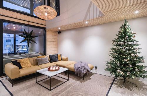 Rovaniemi House | Oceanfront Villa Log: Guest Rated 9.8 with Modern Interior
