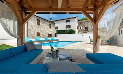 Lasici Villa | Villa Loki: A Blend of Tradition and Comfort Awaits