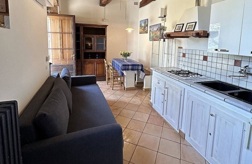 Castel d'Arno Villa | Villa Loredana: Inviting Farmhouse with Pool & Free Wi-Fi