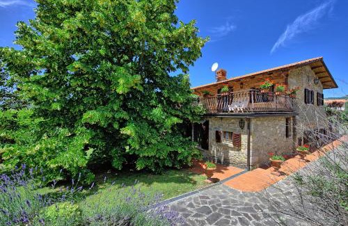 Pieve San Giovanni Villa | Discover Villa Lorena: Family & Pet-Friendly Oasis