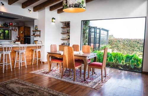 Retiro Villa | Villa Lorena: Family-Friendly Retreat with Hot Tub Access
