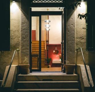 Barcelonnette Hotel | Villa Lorenzo: Pet-Friendly Retreat with Top-Rated Dining