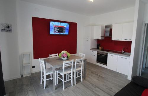 San Benedetto di Lugana Apartment | Unforgettable Villa Lori Apartments by Garden and Beach