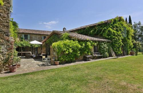 Argiano Villa | Discover Villa Lorian: A 4-Star Family-Friendly Retreat
