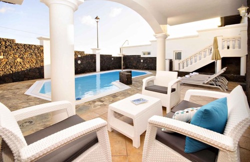 Nazaret Villa | Villa Los Loros: Guest Rated 10/10 with Pool & Pet Friendly
