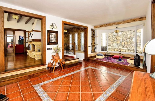 Nazaret Villa | Villa Los Loros: Guest Rated 10/10 with Pool & Pet Friendly