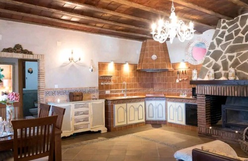 Miguel Esteban Ski Chalet | Pet-Friendly Villa Los Olivos with Private Pool and Kitchen