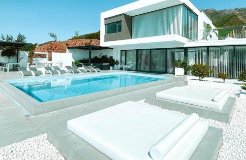 Mijas Villa | Villa Los Pichies: Oceanfront Getaway with Pool & Breakfast