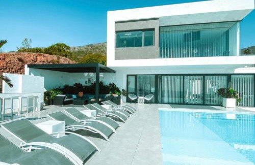 Mijas Villa | Villa Los Pichies: Oceanfront Getaway with Pool & Breakfast
