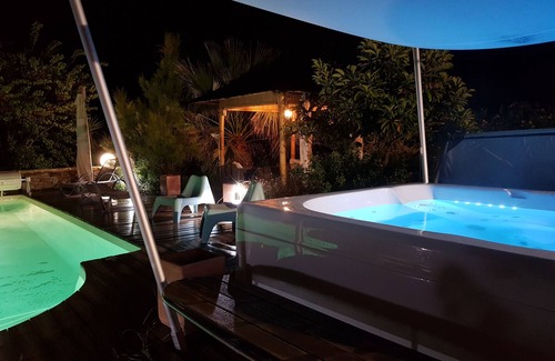 Nages-et-Solorgues Villa | Villa "lou simbèu" - Guest Rated 9.6 with Ocean View & Pool