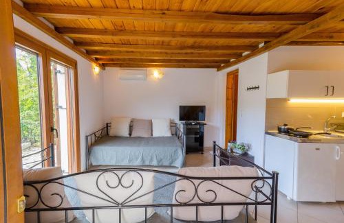 Kanapitsa House | Villa Louisa: Relax by the Ocean at a Private Beach Retreat