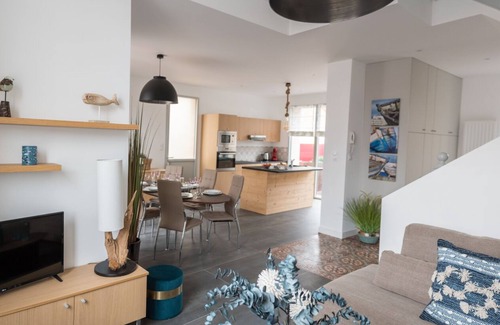 Quartier des Dunes Villa | Villa Louise - Oceanfront Getaway with Breakfast Included