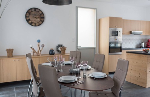 Quartier des Dunes Villa | Villa Louise - Oceanfront Getaway with Breakfast Included