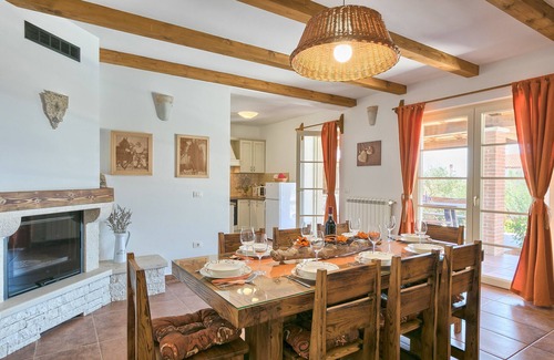 Peruski Villa | Villa Loverka: Serene Retreat with Ocean View Near Pula