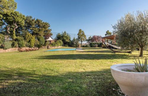 Sirolo Apartment | Villa Luce - Sirolo: Poolside Retreat in Conero Park