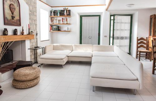 Sirolo Apartment | Villa Luce - Sirolo: Poolside Retreat in Conero Park