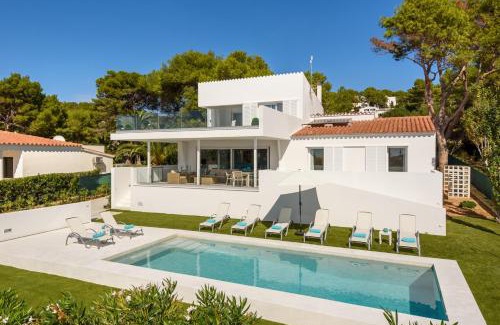 Sant Tomas Villa | Villa Lucia B17: Oceanfront Escape with Pool & Child-Friendly