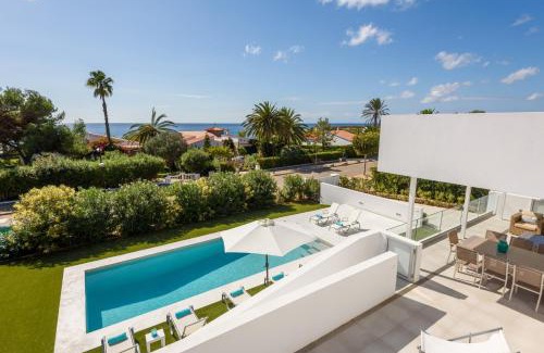 Sant Tomas Villa | Villa Lucia B17: Oceanfront Escape with Pool & Child-Friendly
