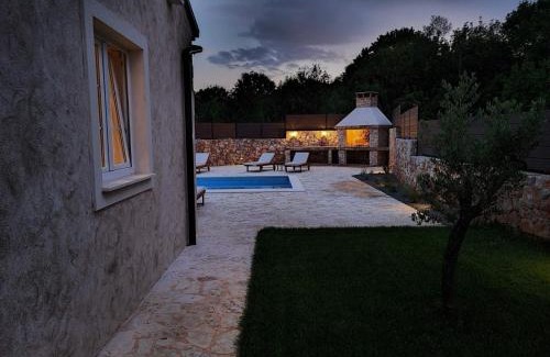 Gostinjac Villa | Explore Villa LuLu: Elegant Oceanfront Getaway on Krk