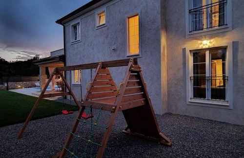 Gostinjac Villa | Explore Villa LuLu: Elegant Oceanfront Getaway on Krk