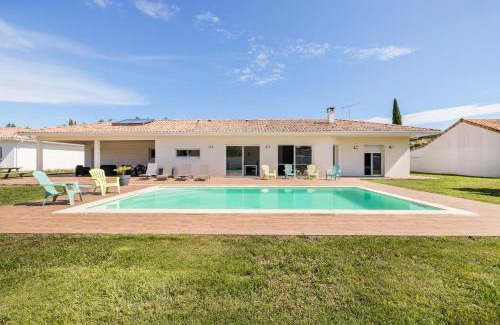 Ychoux House | Discover Villa Lumière Ychoux: Family-Friendly Getaway