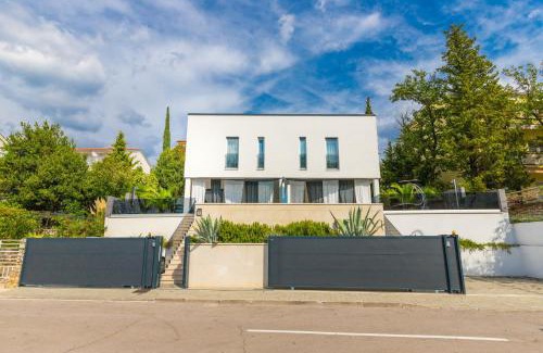 Selce House | Villa Luna&Aurora: Oceanfront Oasis with 9.9 Review Rating