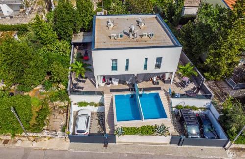 Selce House | Villa Luna&Aurora: Oceanfront Oasis with 9.9 Review Rating