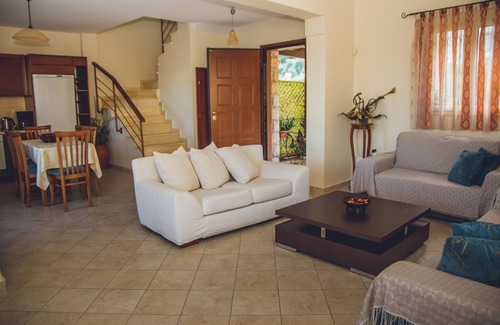 Nikiana Villa | Villa Luna in Nikiana: Unique Ocean View Escape Awaits