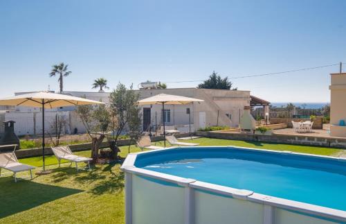Posto Vecchio Apartment | Villa Lusia: Private Pool Oasis by the Ocean in Pescoluse