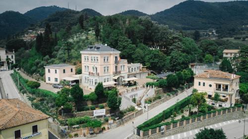 Teolo Hotel | Pet-Friendly Villa Lussana with Restaurant & Family Amenities
