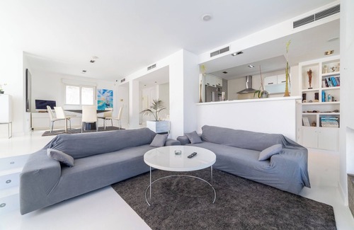 San Jose Villa | Villa 'Lux': Sea View Retreat with Pool and Wi-Fi