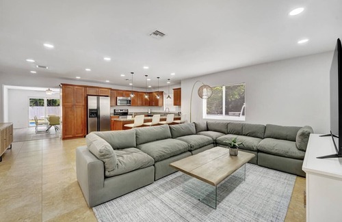 Boca Raton House | Villa Luxe: Private Pool Home Ideal for Families in Boca